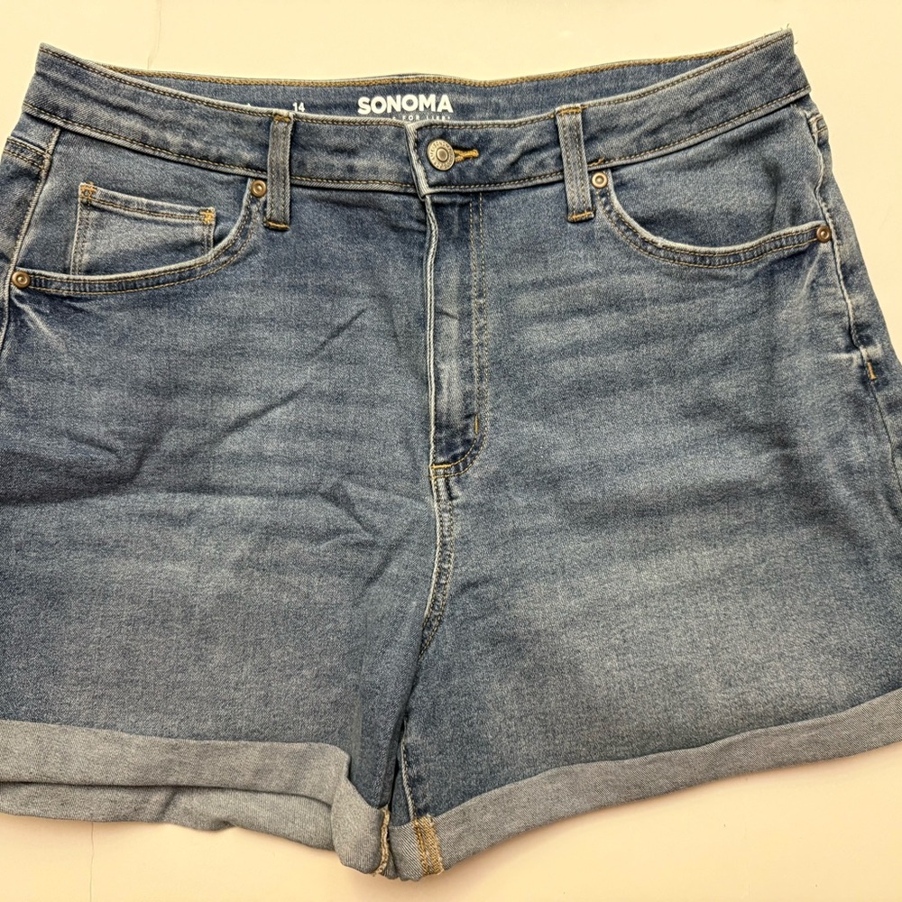 Women's 14 mom short denim shorts